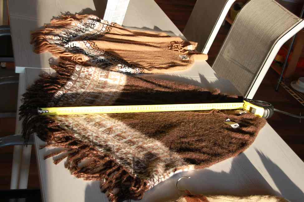 Alpaka Poncho: länge 78 cm, Preis 49,-€ .jpg