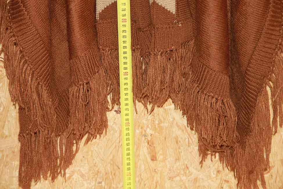 Alpaka Poncho: länge 98 cm, Preis 69,-€ .jpg