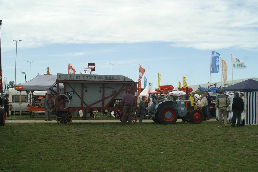 Dresch wagen mit Lanz Bulldog.JPG